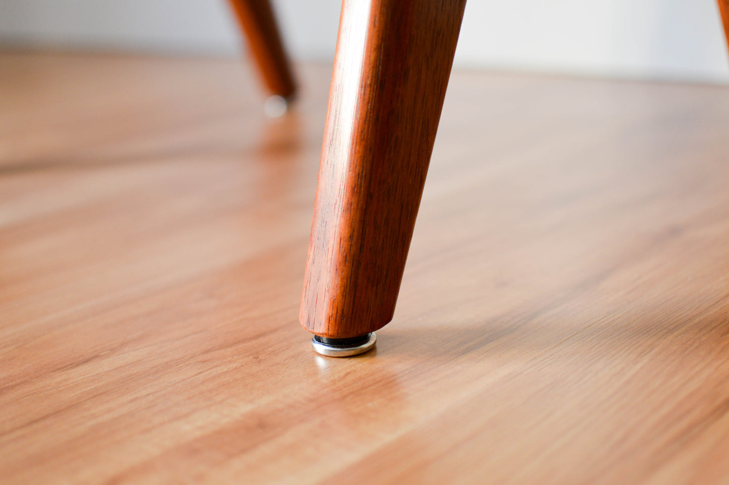 Minimalist turntable stand with Vinyl Storage MCM style