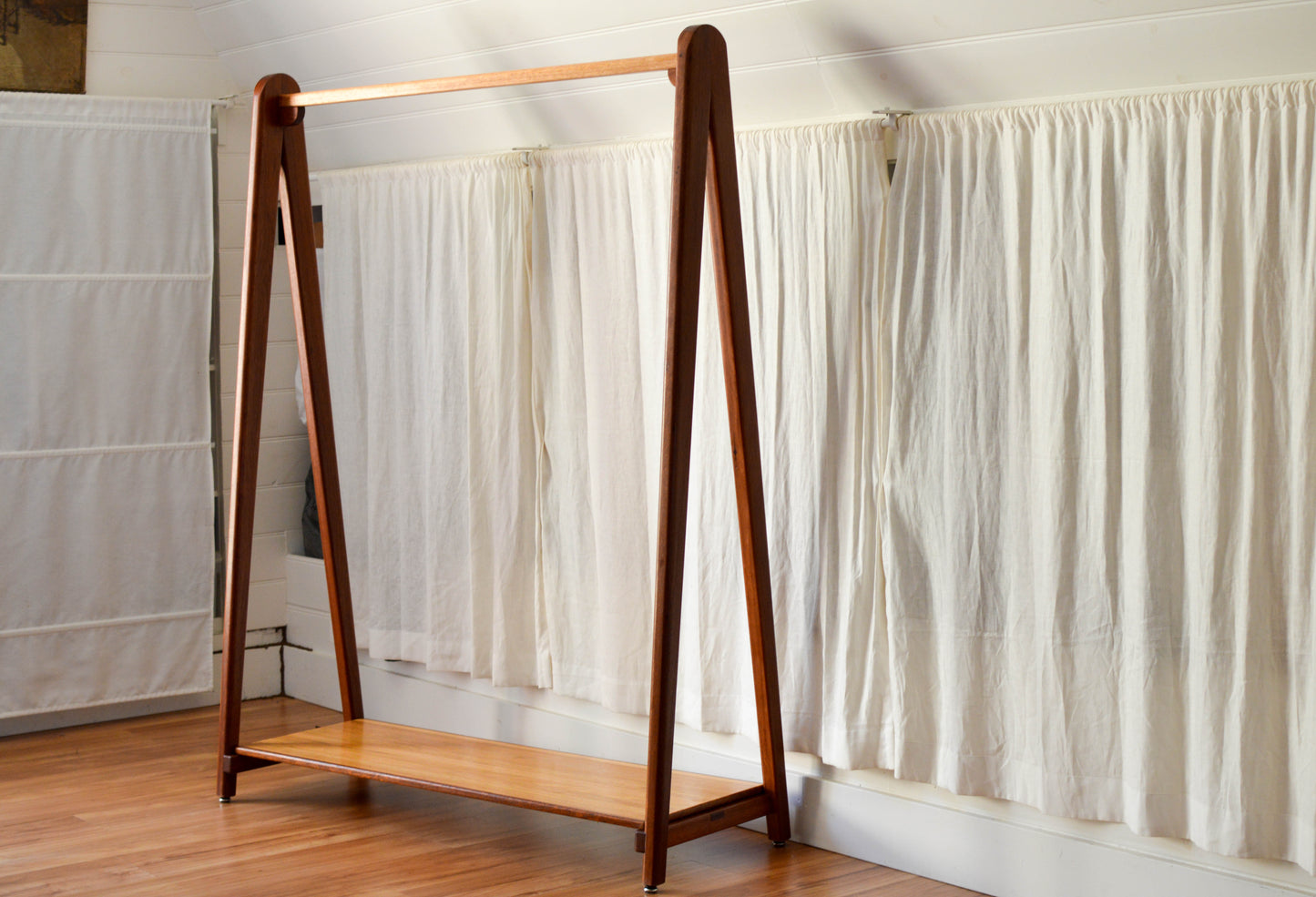 Reclaimed wood clothing rack