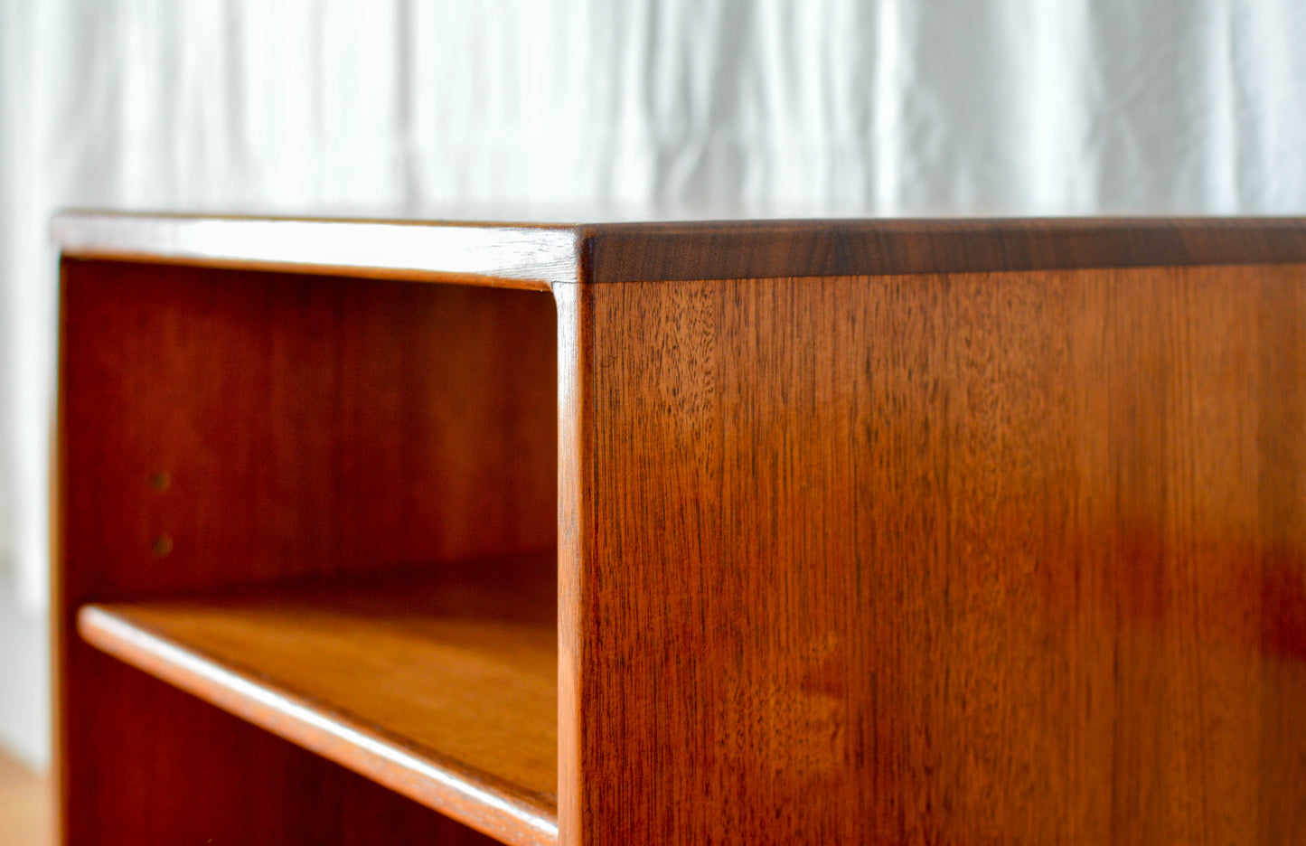 Tasmanian Oak Low Turntable Stand with Vinyl storage.
